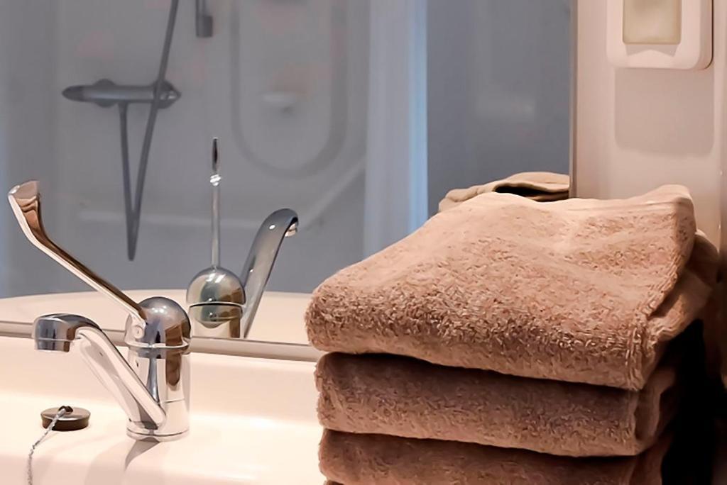 Cote Hotel Légny Екстериор снимка